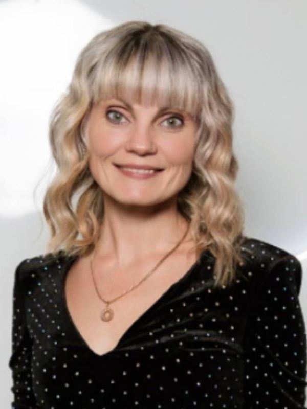 Лавренова Анна Ивановна.